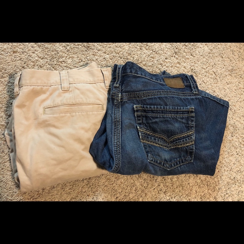 2 pair men’s jeans/khakis